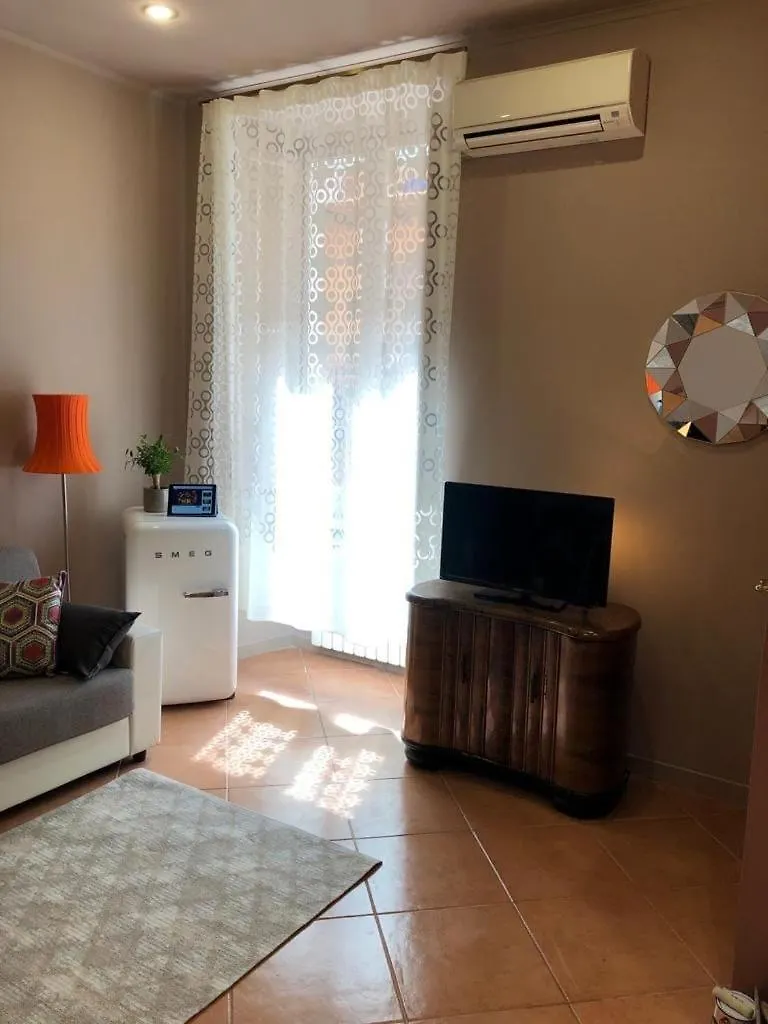 Home Holiday Piazza Vittorio Rome 0*,  Italy